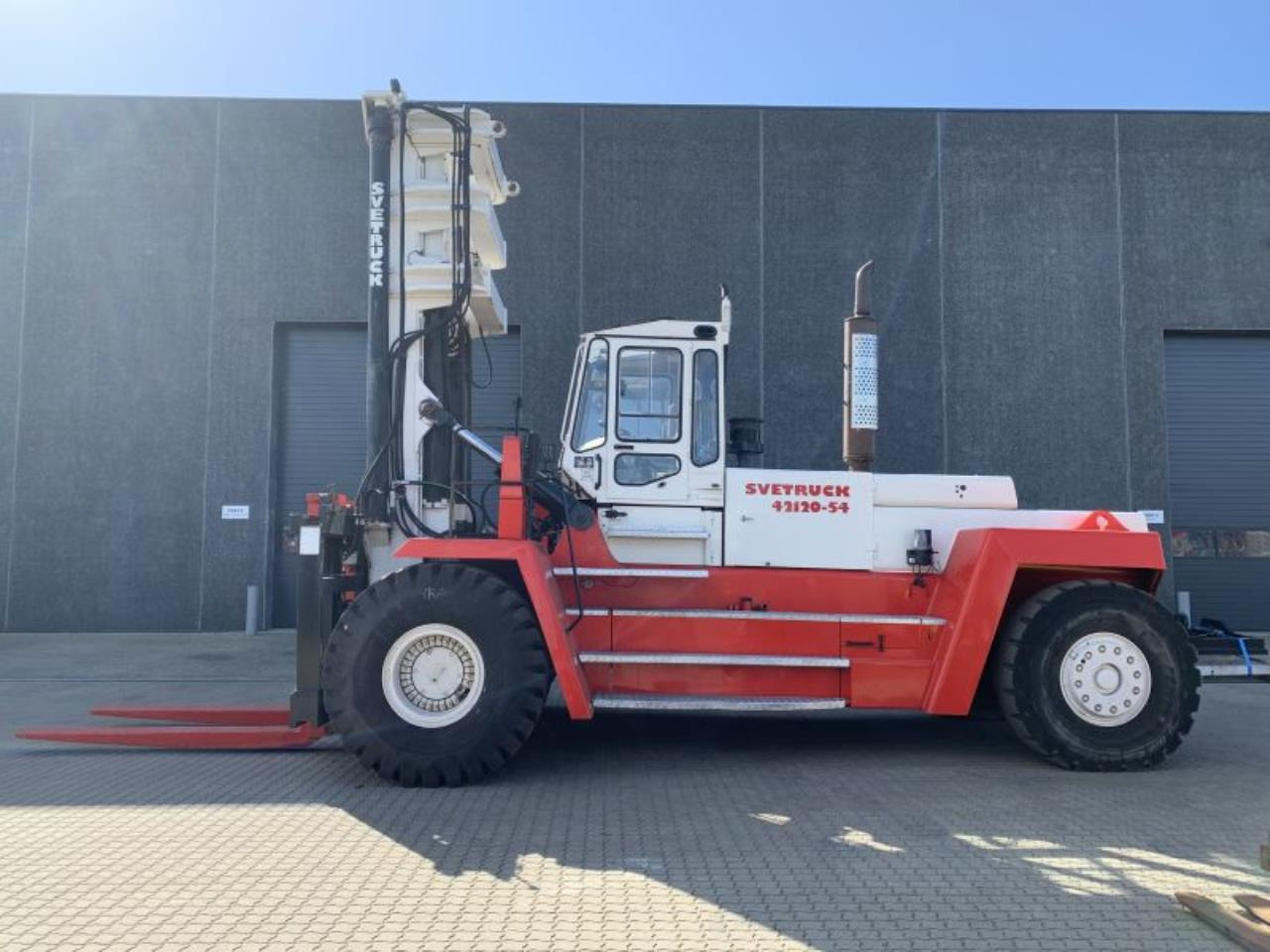 SveTruck 42120-54 - Empilhadeira a diesel: foto 1 SveTruck 42120-54 - Empilhadeira a diesel: foto 1