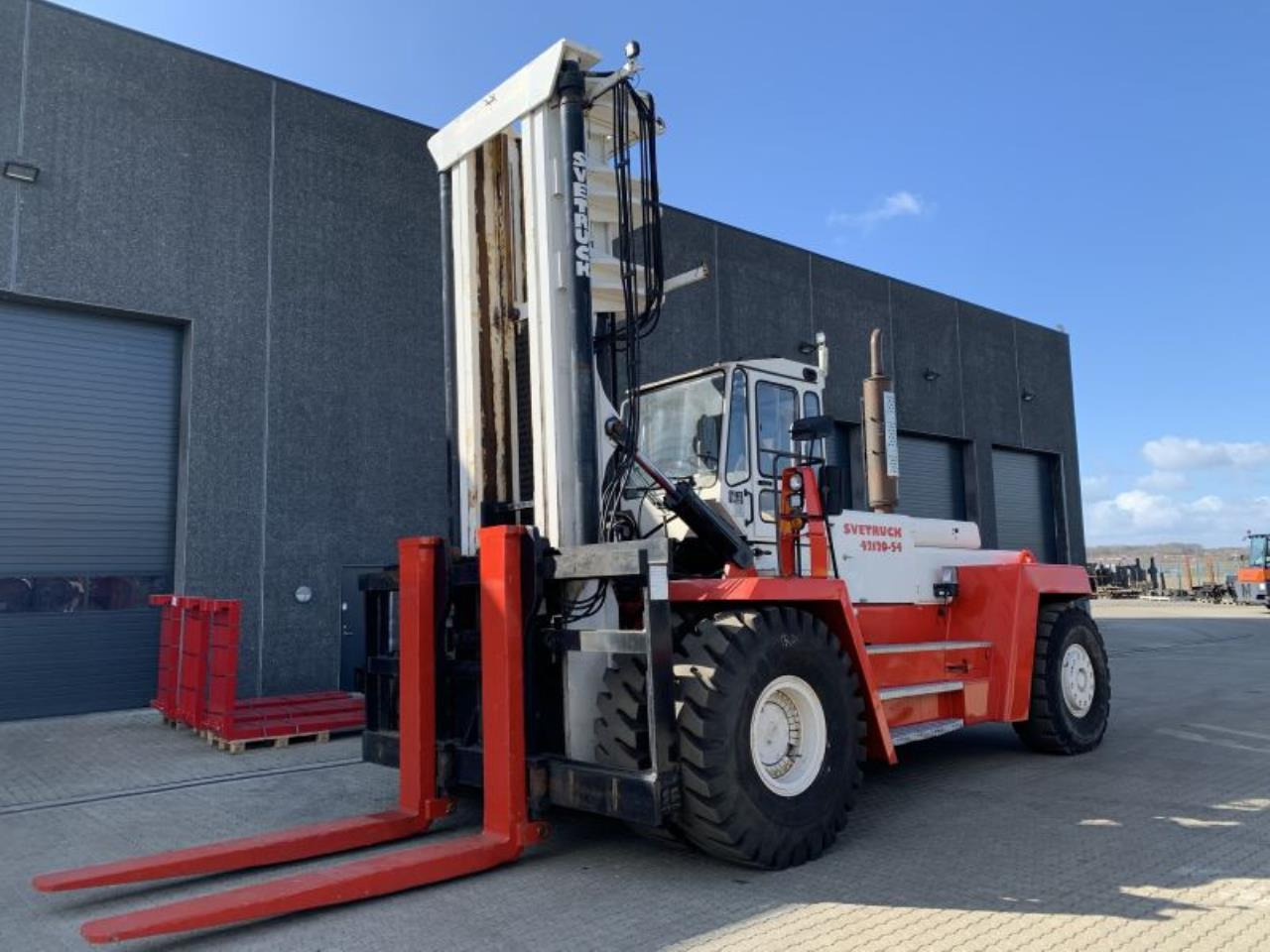 SveTruck 42120-54 - Empilhadeira a diesel: foto 2 SveTruck 42120-54 - Empilhadeira a diesel: foto 2