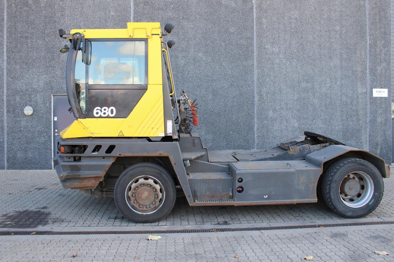 Terberg RT282 - Tractor de terminal: foto 1 Terberg RT282 - Tractor de terminal: foto 1