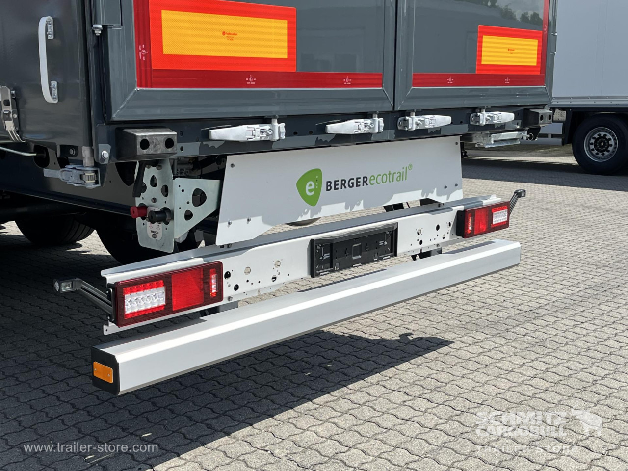 BERGER Auflieger Curtainsider Standard - Semi-reboque de lona: foto 4 BERGER Auflieger Curtainsider Standard - Semi-reboque de lona: foto 4