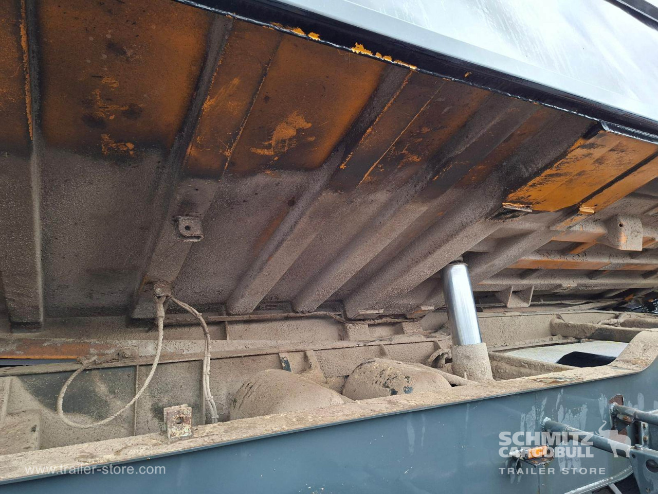 KEMPF Auflieger Kipper Stahlrundmulde 36m³ - Semi-reboque basculante: foto 4 KEMPF Auflieger Kipper Stahlrundmulde 36m³ - Semi-reboque basculante: foto 4