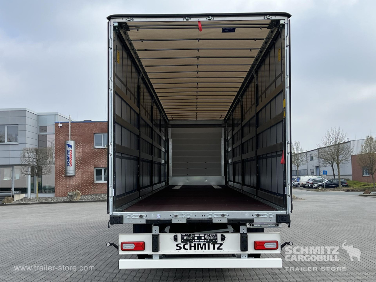 SCHMITZ Auflieger Curtainsider Standard - Semi-reboque de lona: foto 3 SCHMITZ Auflieger Curtainsider Standard - Semi-reboque de lona: foto 3