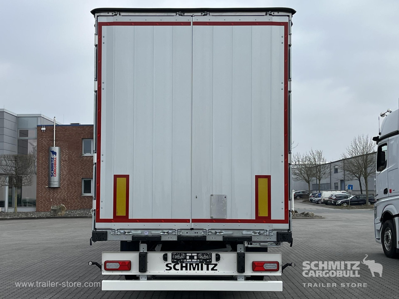 SCHMITZ Auflieger Curtainsider Standard - Semi-reboque de lona: foto 2 SCHMITZ Auflieger Curtainsider Standard - Semi-reboque de lona: foto 2
