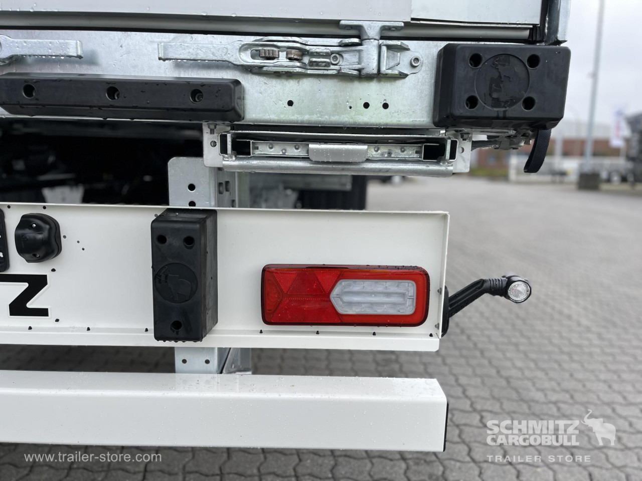 SCHMITZ Auflieger Curtainsider Standard - Semi-reboque de lona: foto 4 SCHMITZ Auflieger Curtainsider Standard - Semi-reboque de lona: foto 4
