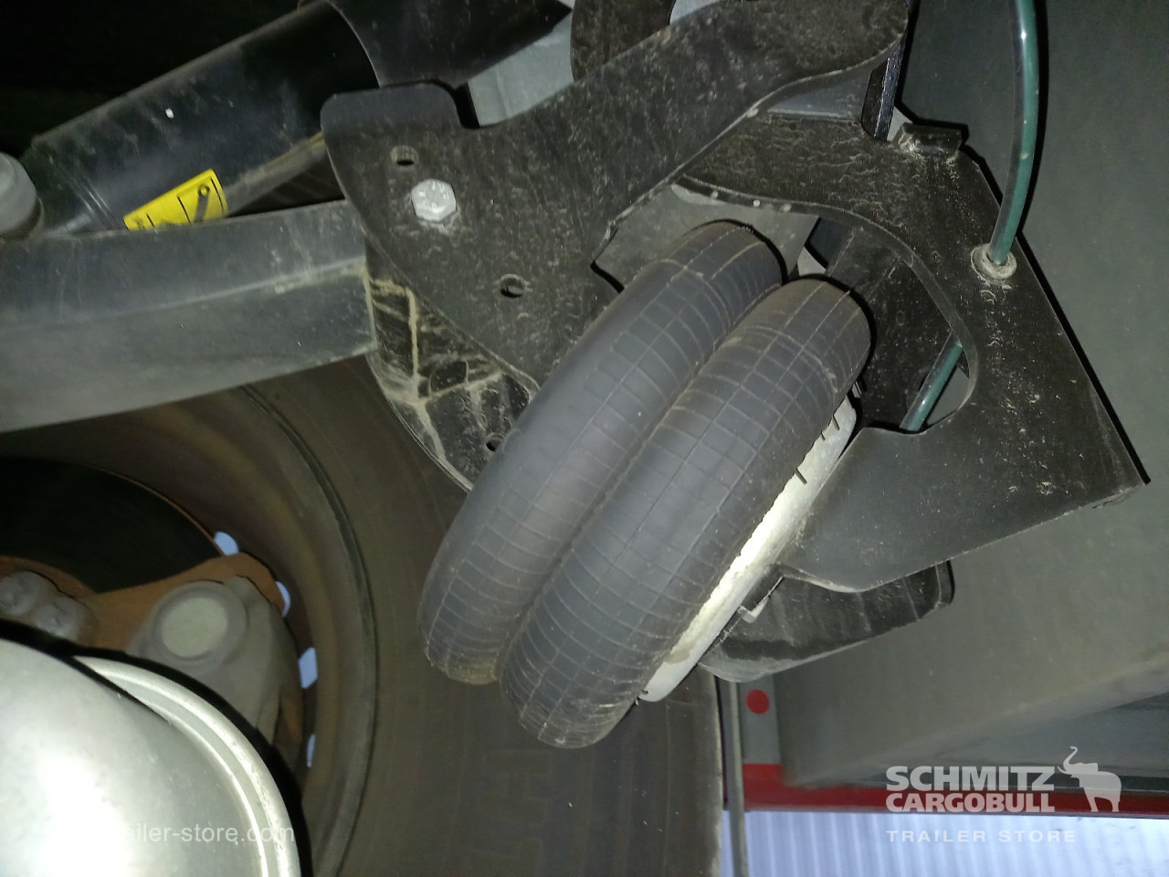 SCHMITZ Auflieger Tiefkühler Multitemp - Semi-reboque isotérmico: foto 3 SCHMITZ Auflieger Tiefkühler Multitemp - Semi-reboque isotérmico: foto 3