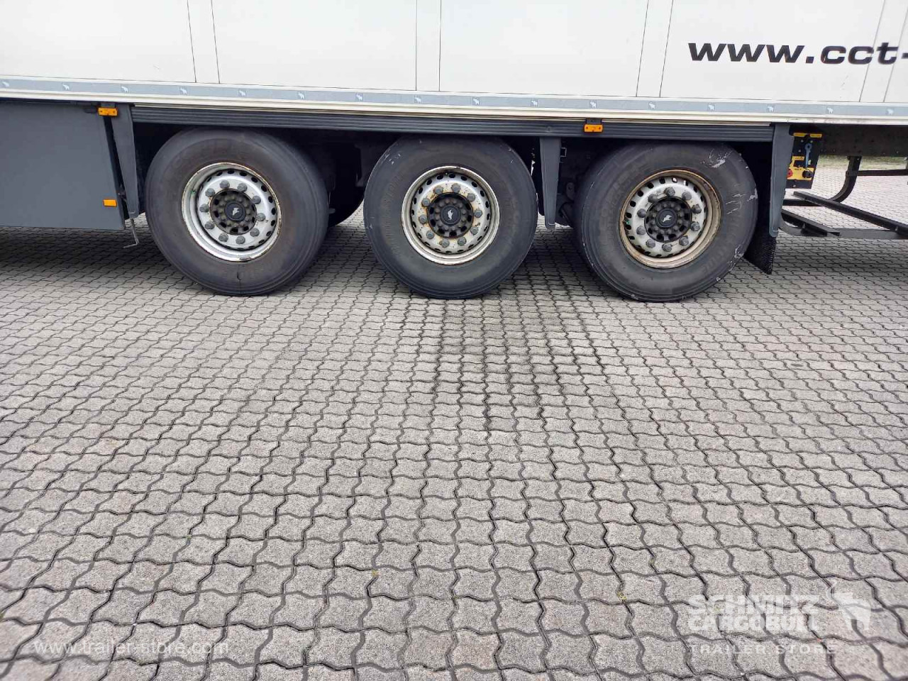 SCHMITZ Auflieger Tiefkühler Standard Double deck - Semi-reboque isotérmico: foto 2 SCHMITZ Auflieger Tiefkühler Standard Double deck - Semi-reboque isotérmico: foto 2