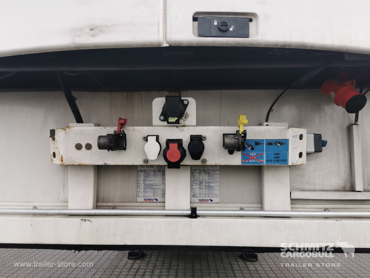 SCHMITZ Auflieger Tiefkühler Standard Double deck - Semi-reboque isotérmico: foto 4 SCHMITZ Auflieger Tiefkühler Standard Double deck - Semi-reboque isotérmico: foto 4