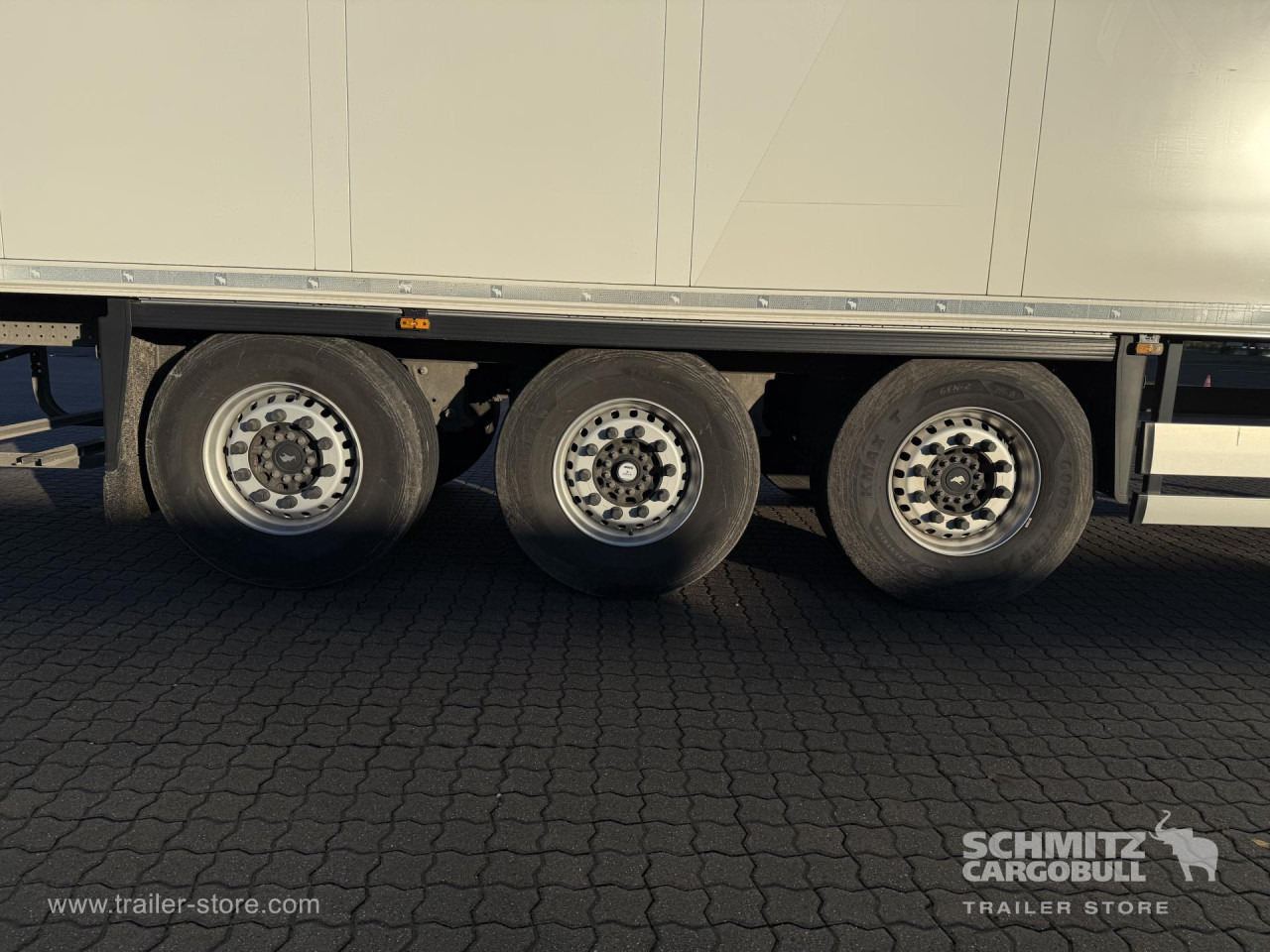 SCHMITZ Auflieger Tiefkühler Standard Double deck - Semi-reboque isotérmico: foto 3 SCHMITZ Auflieger Tiefkühler Standard Double deck - Semi-reboque isotérmico: foto 3