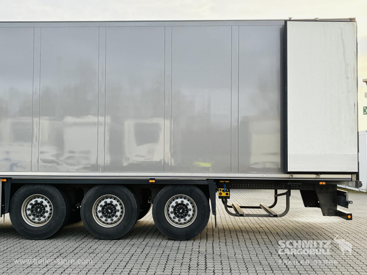 SCHMITZ Auflieger Tiefkühler Standard Double deck - Semi-reboque isotérmico: foto 4 SCHMITZ Auflieger Tiefkühler Standard Double deck - Semi-reboque isotérmico: foto 4