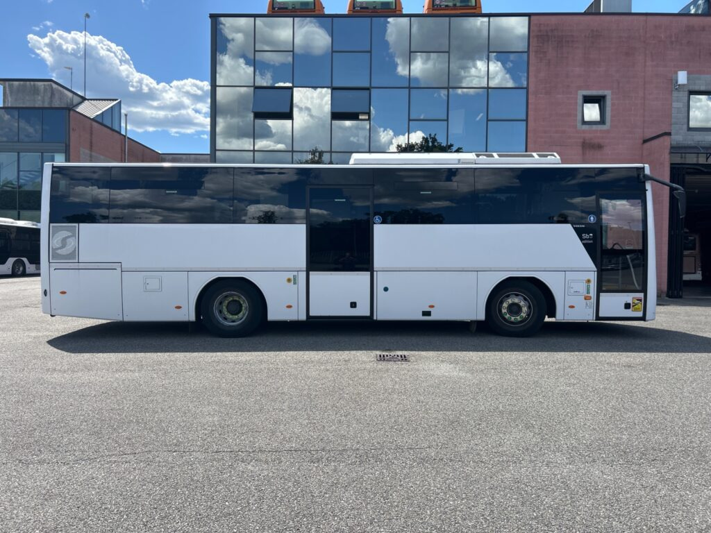 N.1 VOLVO MIDI SUNSUNDEGUI – Anno 2022 - Ônibus suburbano: foto 4 N.1 VOLVO MIDI SUNSUNDEGUI – Anno 2022 - Ônibus suburbano: foto 4