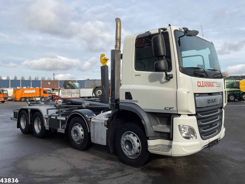 DAF FAC CF 370 8x2 NIEUWE Hyvalift 26 Ton haakarmsysteem!! Just 177.485 km! - Camião polibenne: foto 3 DAF FAC CF 370 8x2 NIEUWE Hyvalift 26 Ton haakarmsysteem!! Just 177.485 km! - Camião polibenne: foto 3