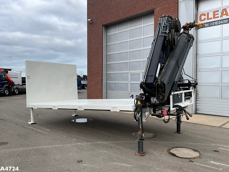 Laadplateau met Hiab 14 Tonmeter laadkraan - Contentor ampliroll: foto 2 Laadplateau met Hiab 14 Tonmeter laadkraan - Contentor ampliroll: foto 2