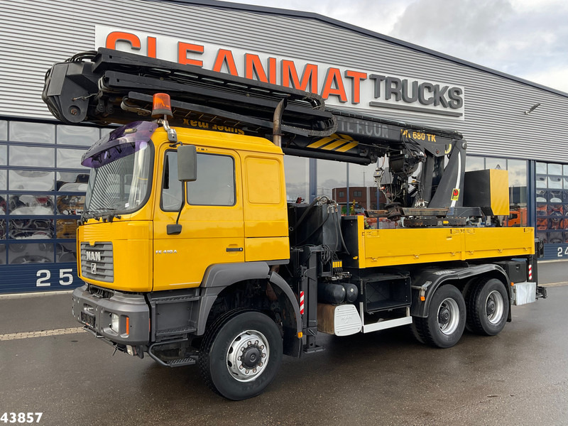 MAN F2000 6x6 Full Steel Manual Palfinger 68 Meter Dachdecker kran Just 54.133 km! - Camião grua: foto 2 MAN F2000 6x6 Full Steel Manual Palfinger 68 Meter Dachdecker kran Just 54.133 km! - Camião grua: foto 2