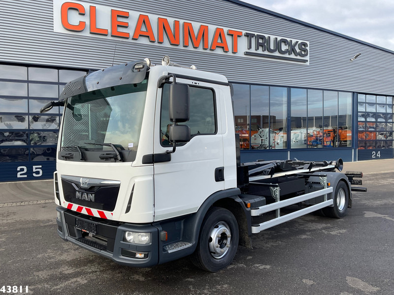 MAN TGL 12.220 Euro 6 12 Ton haakarmsysteem - Camião polibenne: foto 2 MAN TGL 12.220 Euro 6 12 Ton haakarmsysteem - Camião polibenne: foto 2