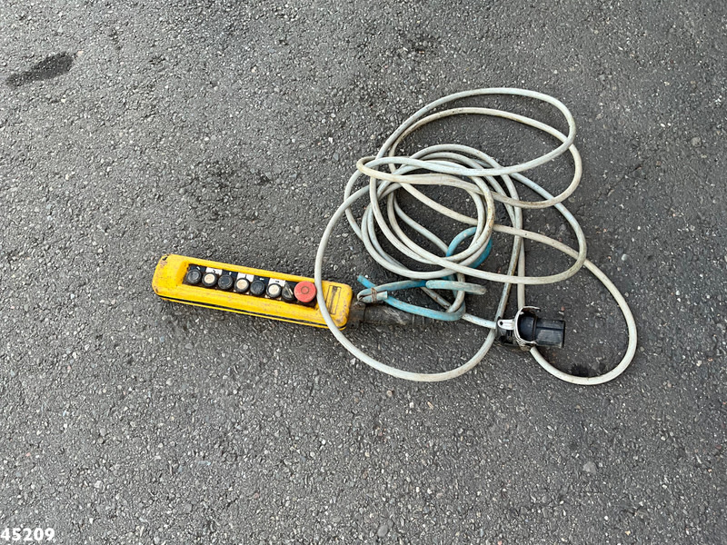 Caminhão limpa fossa Mercedes-Benz Actros 3336 6x4 RSP Saugbagger 7m³: foto 10 Caminhão limpa fossa Mercedes-Benz Actros 3336 6x4 RSP Saugbagger 7m³: foto 10