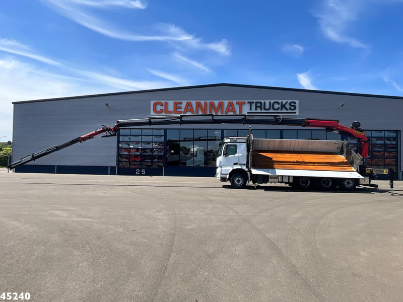 Mercedes-Benz Arocs 3251 8x4 Euro 6 Retarder Palfinger 34 Tonmeter laadkraan + Fly-Jib 2 zijdige kipper Just 146.766 km! - Camião basculante, Camião grua: foto 1 Mercedes-Benz Arocs 3251 8x4 Euro 6 Retarder Palfinger 34 Tonmeter laadkraan + Fly-Jib 2 zijdige kipper Just 146.766 km! - Camião basculante, Camião grua: foto 1