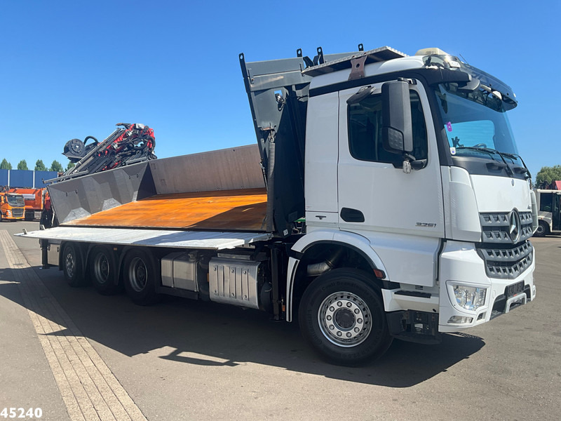 Mercedes-Benz Arocs 3251 8x4 Euro 6 Retarder Palfinger 34 Tonmeter laadkraan + Fly-Jib 2 zijdige kipper Just 146.766 km! - Camião basculante, Camião grua: foto 5 Mercedes-Benz Arocs 3251 8x4 Euro 6 Retarder Palfinger 34 Tonmeter laadkraan + Fly-Jib 2 zijdige kipper Just 146.766 km! - Camião basculante, Camião grua: foto 5