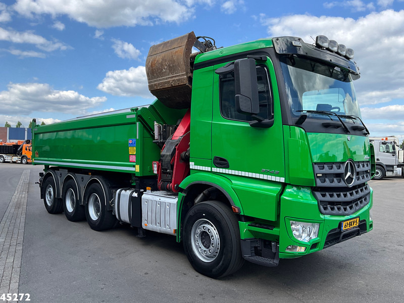 Mercedes-Benz Arocs 3743 8x4 Euro 6 HMF 19 Tonmeter Elektrisch/Hydraulisch aangedreven Z-kraan - Camião basculante, Camião grua: foto 4 Mercedes-Benz Arocs 3743 8x4 Euro 6 HMF 19 Tonmeter Elektrisch/Hydraulisch aangedreven Z-kraan - Camião basculante, Camião grua: foto 4