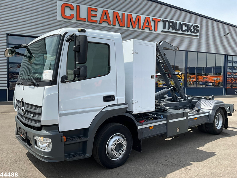 Mercedes-Benz Atego 1218 Euro 6 Manual 7 Ton haakarmsysteem - Camião polibenne: foto 1 Mercedes-Benz Atego 1218 Euro 6 Manual 7 Ton haakarmsysteem - Camião polibenne: foto 1