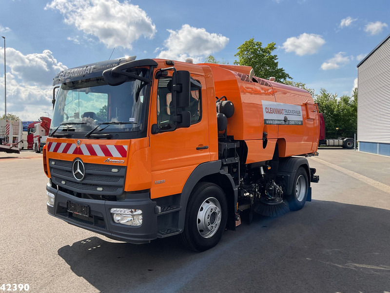Mercedes-Benz Atego 1321 Bucher Cityfant 6000 Just 49.567 km! - Varredora urbana: foto 5 Mercedes-Benz Atego 1321 Bucher Cityfant 6000 Just 49.567 km! - Varredora urbana: foto 5