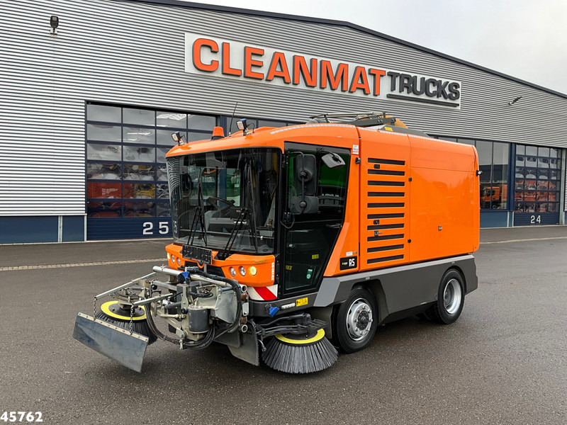 Ravo 580 Euro 6 with 3-rd brush - Varredora urbana: foto 2 Ravo 580 Euro 6 with 3-rd brush - Varredora urbana: foto 2