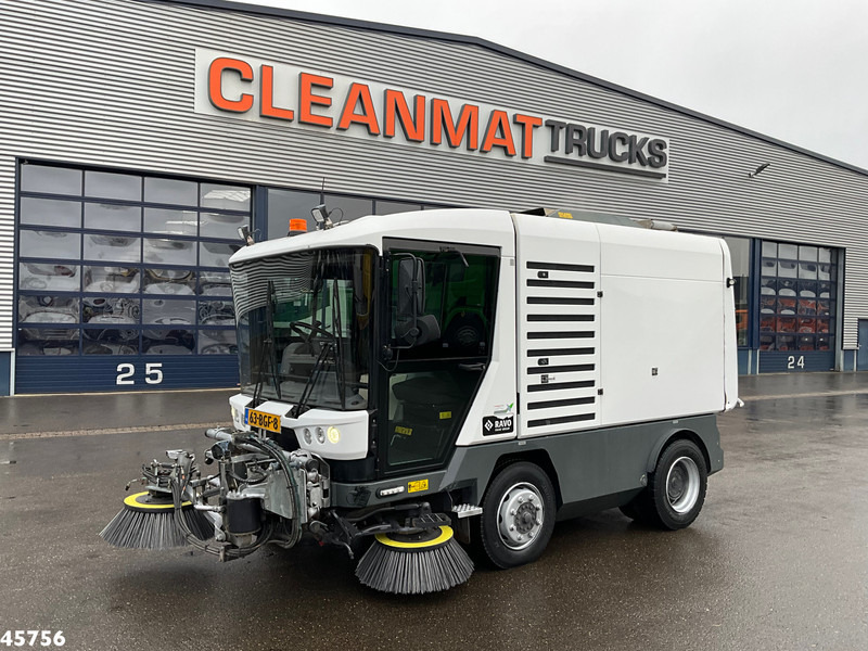 Ravo 580 with 3-rd brush - Varredora urbana: foto 3 Ravo 580 with 3-rd brush - Varredora urbana: foto 3