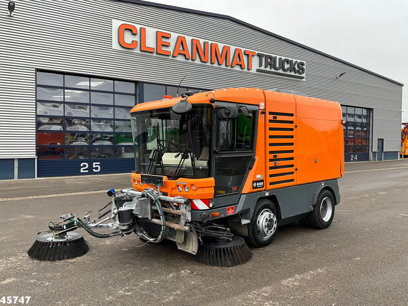 Ravo 580 with 3-rd brush - Varredora urbana: foto 2 Ravo 580 with 3-rd brush - Varredora urbana: foto 2