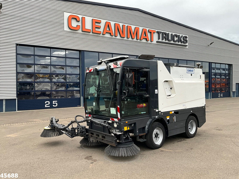Schmidt Cleango Compact 500 Euro 6 with 3-rd brush Just 41.050 km! - Varredora urbana: foto 2 Schmidt Cleango Compact 500 Euro 6 with 3-rd brush Just 41.050 km! - Varredora urbana: foto 2