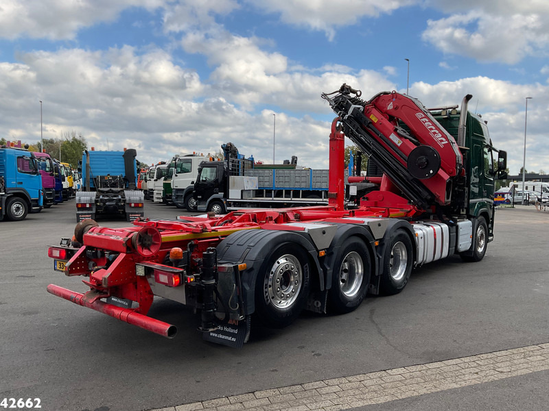 Volvo FM 460 8x4 TRIDEM Euro 6 32 Tonmeter laadkraan - Camião polibenne, Camião grua: foto 4 Volvo FM 460 8x4 TRIDEM Euro 6 32 Tonmeter laadkraan - Camião polibenne, Camião grua: foto 4