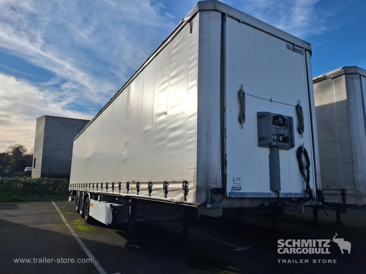 FRUEHAUF Curtainsider Standard Taillift - Semi-reboque de lona: foto 1 FRUEHAUF Curtainsider Standard Taillift - Semi-reboque de lona: foto 1