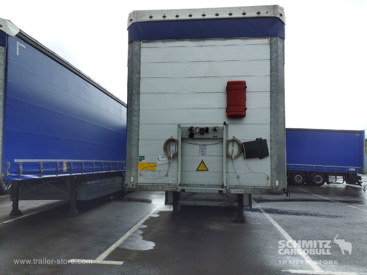 SCHMITZ Curtainsider Standard - Semi-reboque de lona: foto 2 SCHMITZ Curtainsider Standard - Semi-reboque de lona: foto 2