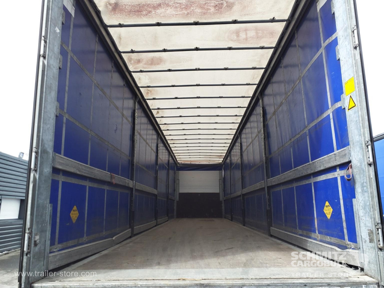 SCHMITZ Curtainsider Standard - Semi-reboque de lona: foto 4 SCHMITZ Curtainsider Standard - Semi-reboque de lona: foto 4