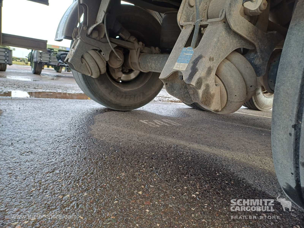 SCHMITZ Auflieger Kipper Alukastenmulde 44m³ - Semi-reboque basculante: foto 3 SCHMITZ Auflieger Kipper Alukastenmulde 44m³ - Semi-reboque basculante: foto 3