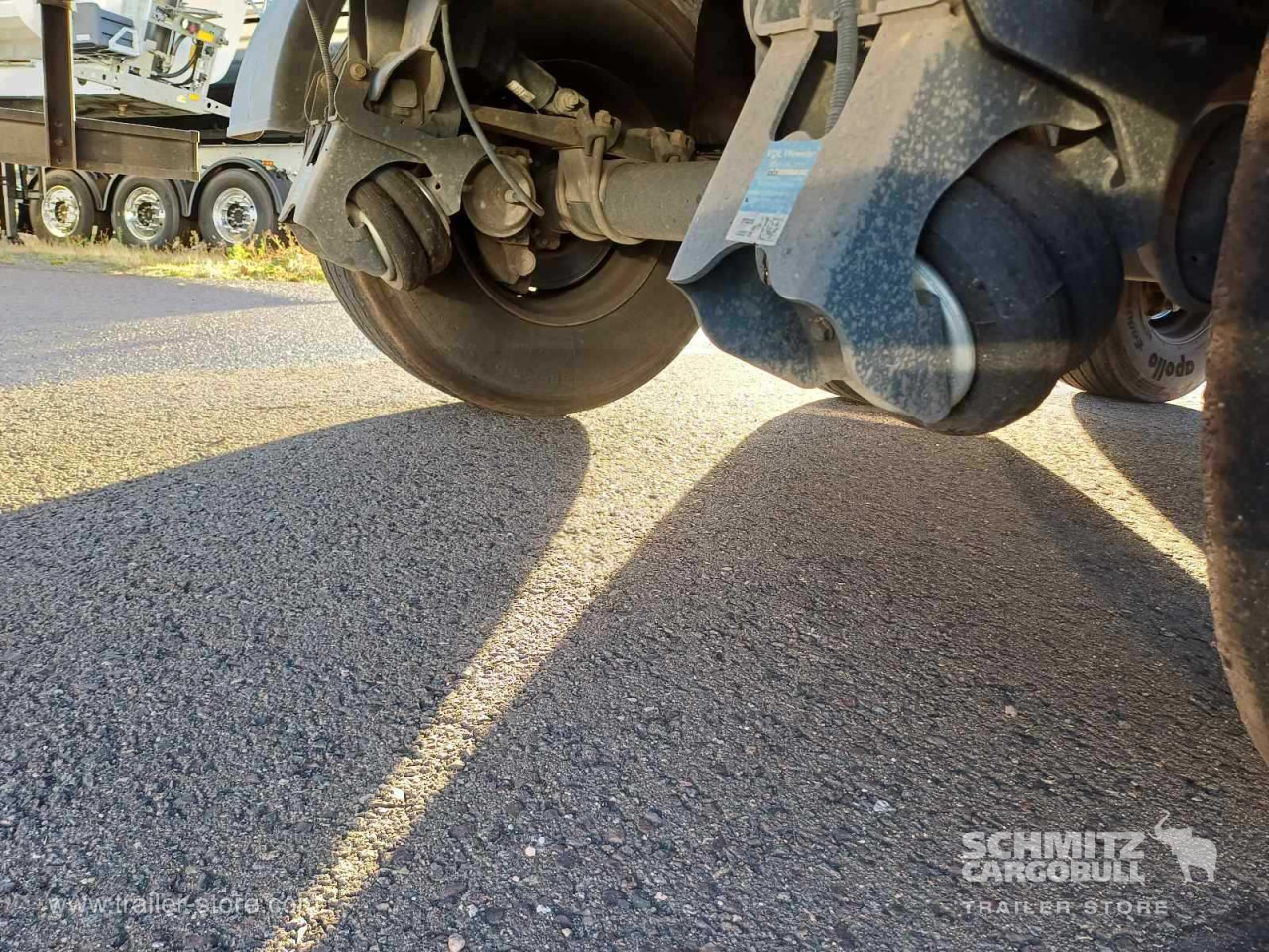 SCHMITZ Auflieger Kipper Alukastenmulde 44m³ - Semi-reboque basculante: foto 3 SCHMITZ Auflieger Kipper Alukastenmulde 44m³ - Semi-reboque basculante: foto 3
