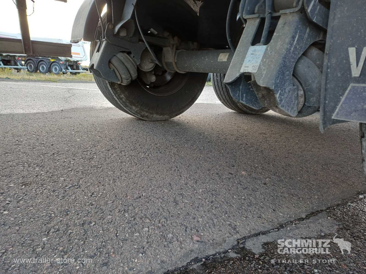 SCHMITZ Auflieger Kipper Alukastenmulde 44m³ - Semi-reboque basculante: foto 3 SCHMITZ Auflieger Kipper Alukastenmulde 44m³ - Semi-reboque basculante: foto 3