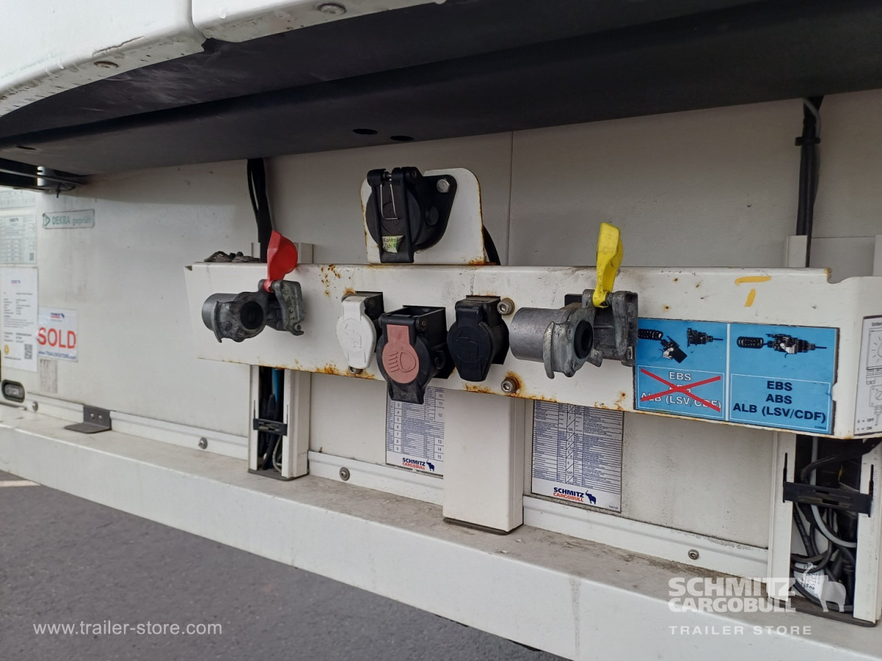 SCHMITZ Auflieger Tiefkühler Standard Double deck - Semi-reboque isotérmico: foto 2 SCHMITZ Auflieger Tiefkühler Standard Double deck - Semi-reboque isotérmico: foto 2