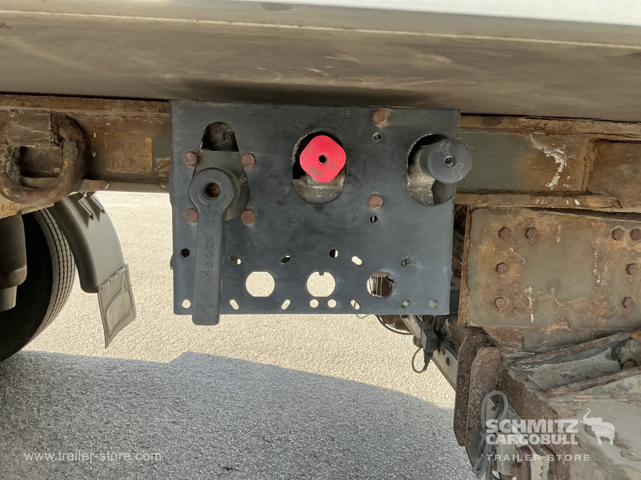 KRONE Dryfreight Standard Taillift - Semi-reboque furgão: foto 4 KRONE Dryfreight Standard Taillift - Semi-reboque furgão: foto 4