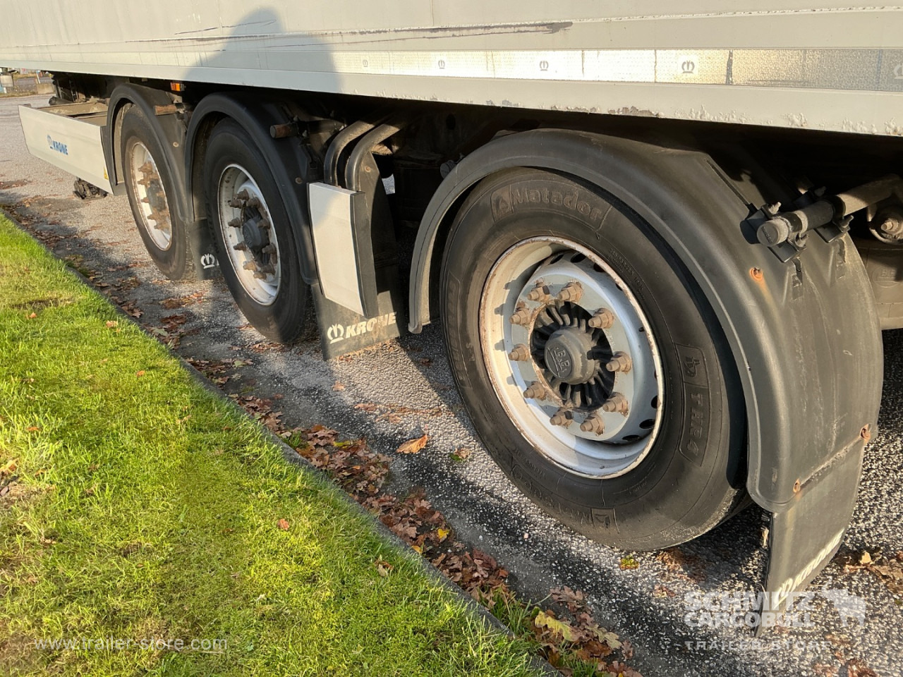KRONE Reefer Standard Taillift - Semi-reboque isotérmico: foto 5 KRONE Reefer Standard Taillift - Semi-reboque isotérmico: foto 5