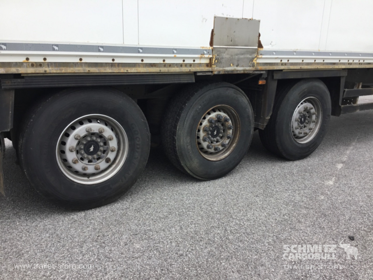 SCHMITZ Dryfreight Standard - Semi-reboque furgão: foto 2 SCHMITZ Dryfreight Standard - Semi-reboque furgão: foto 2