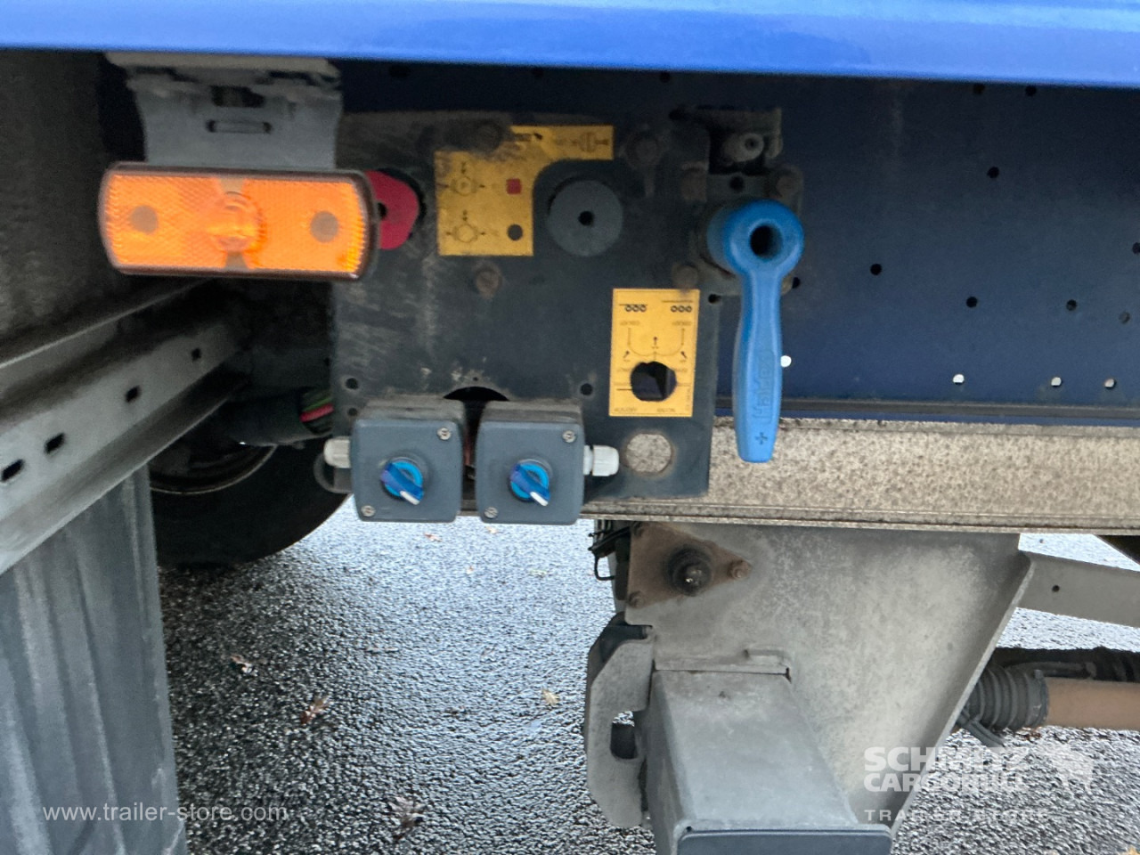 SCHMITZ Dryfreight Standard Taillift - Semi-reboque furgão: foto 4 SCHMITZ Dryfreight Standard Taillift - Semi-reboque furgão: foto 4
