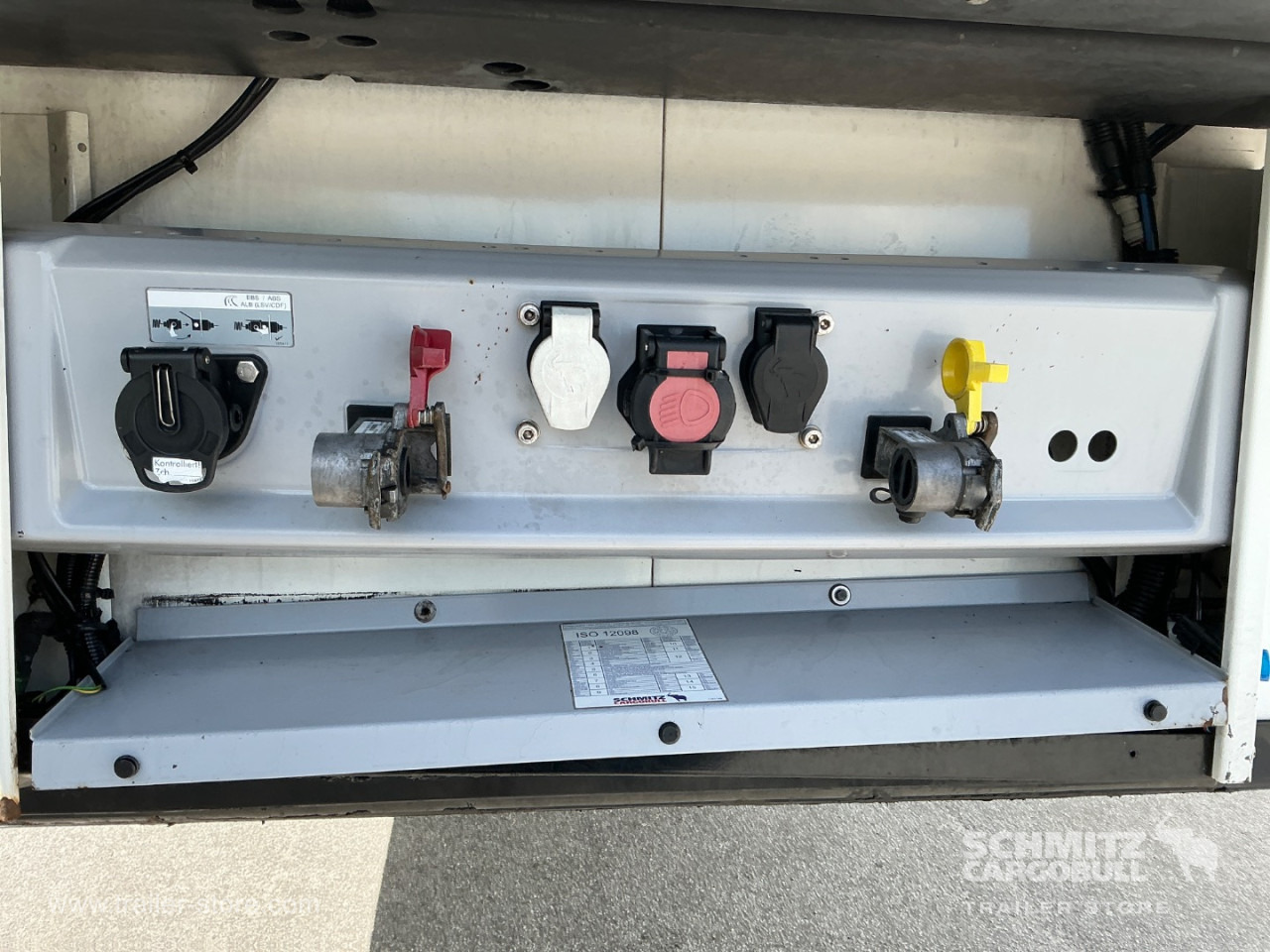 SCHMITZ Reefer Meat hanging system - Semi-reboque isotérmico: foto 4 SCHMITZ Reefer Meat hanging system - Semi-reboque isotérmico: foto 4