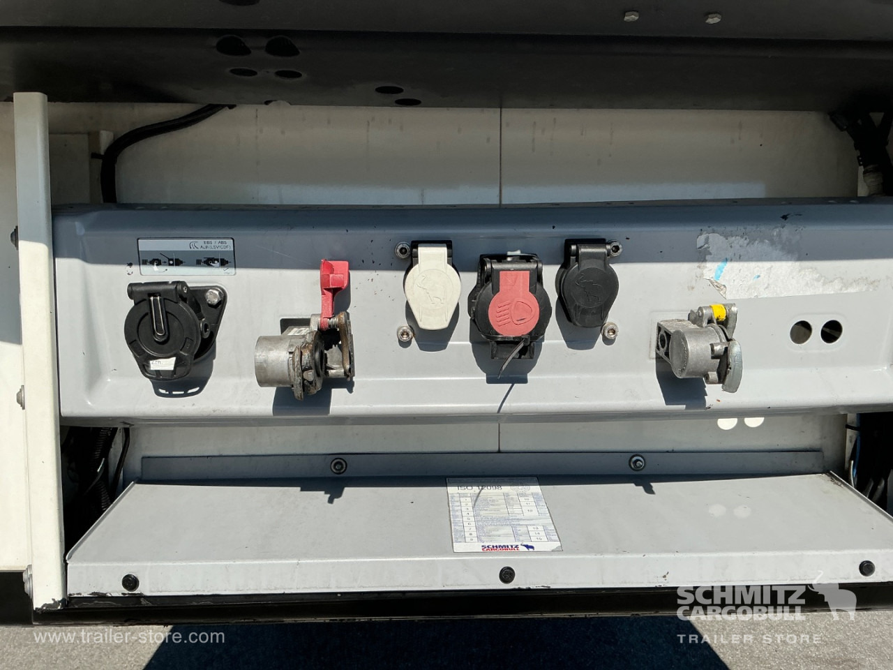 SCHMITZ Reefer Meat hanging system - Semi-reboque isotérmico: foto 4 SCHMITZ Reefer Meat hanging system - Semi-reboque isotérmico: foto 4