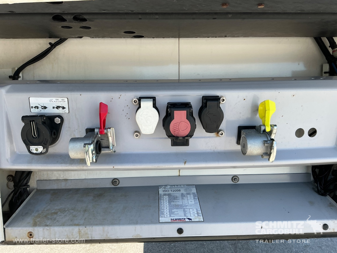 SCHMITZ Reefer Meat hanging system - Semi-reboque isotérmico: foto 4 SCHMITZ Reefer Meat hanging system - Semi-reboque isotérmico: foto 4