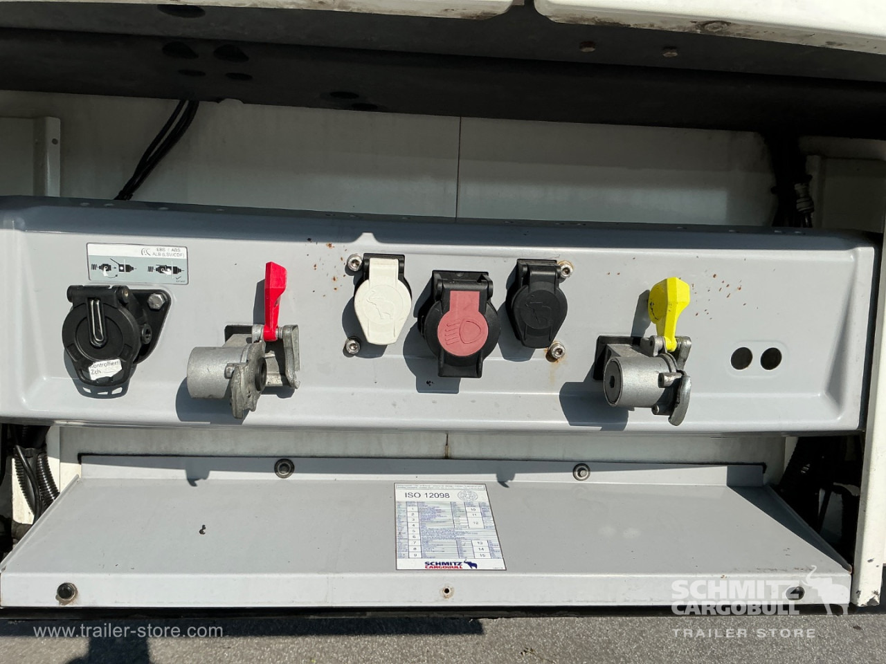 SCHMITZ Reefer Meat hanging system - Semi-reboque isotérmico: foto 4 SCHMITZ Reefer Meat hanging system - Semi-reboque isotérmico: foto 4