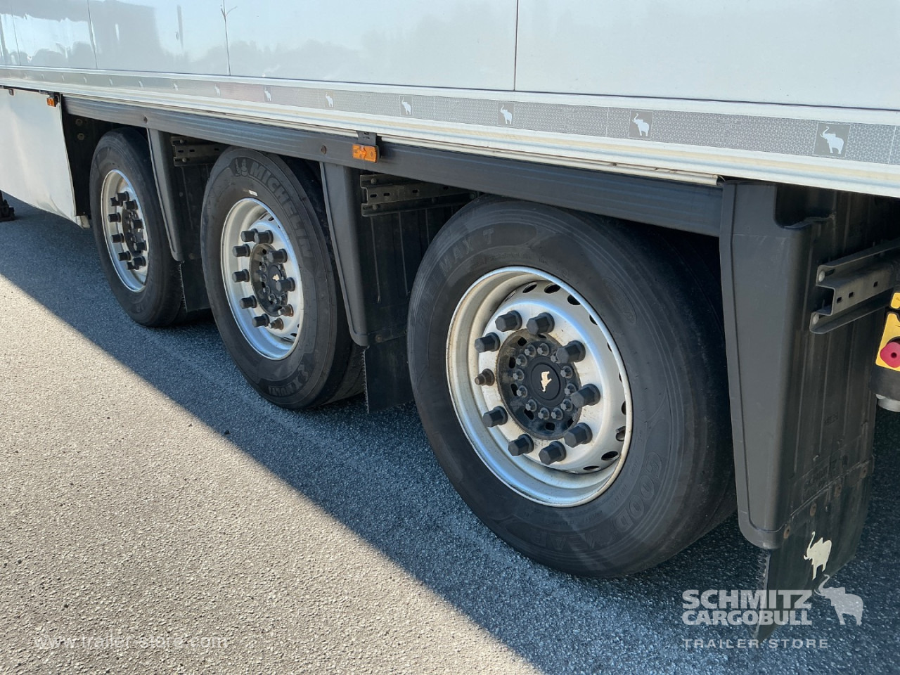 SCHMITZ Reefer Meat hanging system - Semi-reboque isotérmico: foto 5 SCHMITZ Reefer Meat hanging system - Semi-reboque isotérmico: foto 5