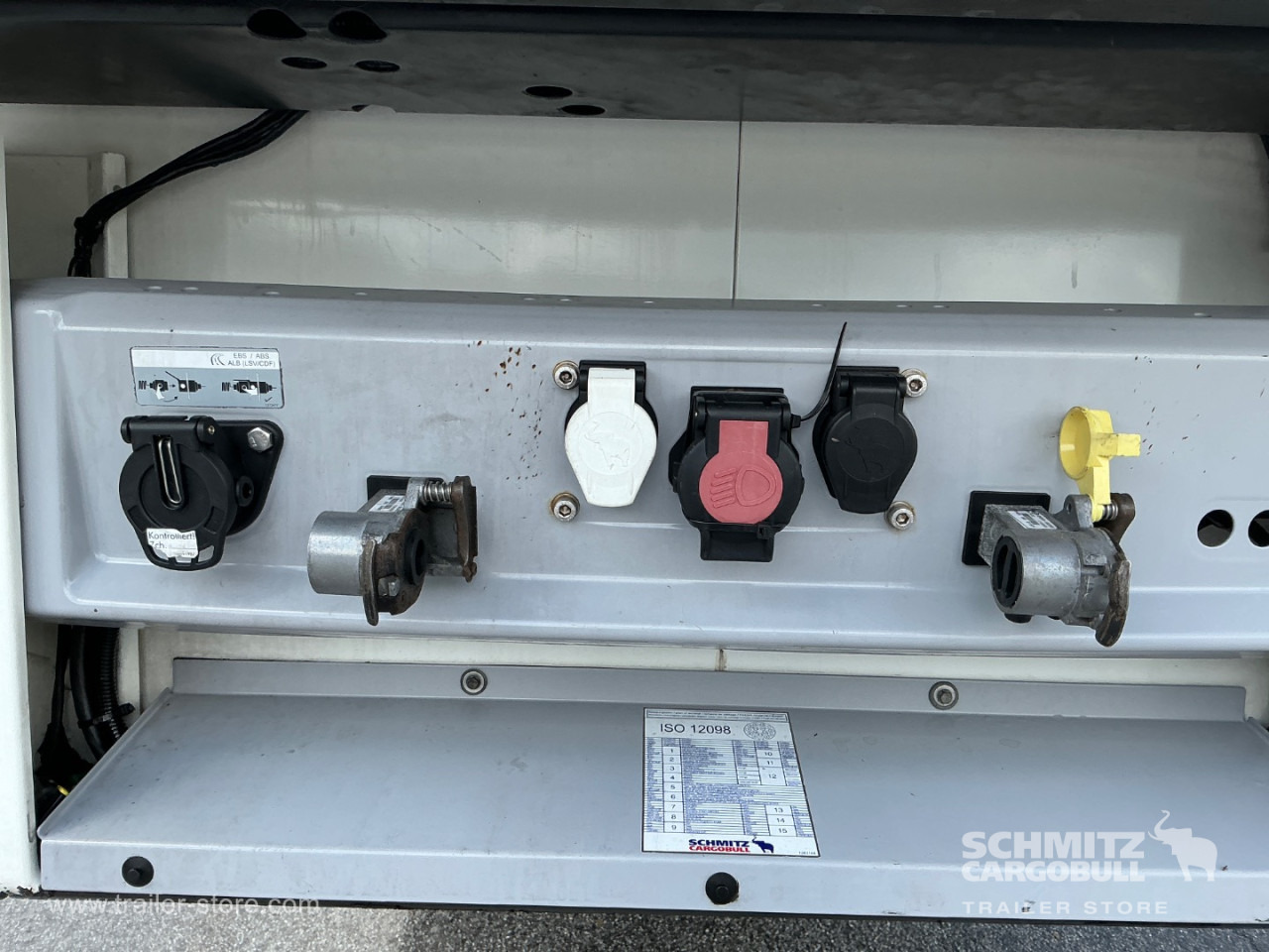 SCHMITZ Reefer Meat hanging system - Semi-reboque isotérmico: foto 4 SCHMITZ Reefer Meat hanging system - Semi-reboque isotérmico: foto 4