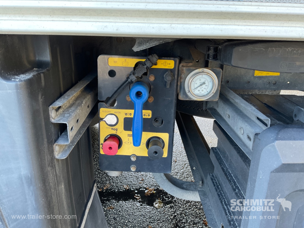 SCHMITZ Reefer Standard Double deck - Semi-reboque isotérmico: foto 3 SCHMITZ Reefer Standard Double deck - Semi-reboque isotérmico: foto 3