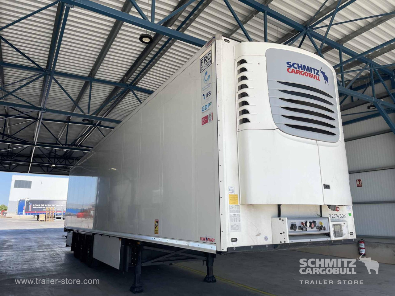SCHMITZ Semiremolque Frigo Standard - Semi-reboque isotérmico: foto 2 SCHMITZ Semiremolque Frigo Standard - Semi-reboque isotérmico: foto 2