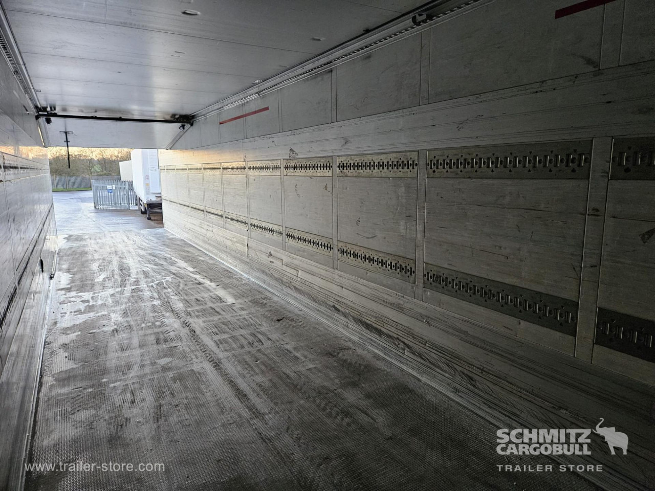 SCHMITZ Reefer Multitemp - Semi-reboque isotérmico: foto 3 SCHMITZ Reefer Multitemp - Semi-reboque isotérmico: foto 3
