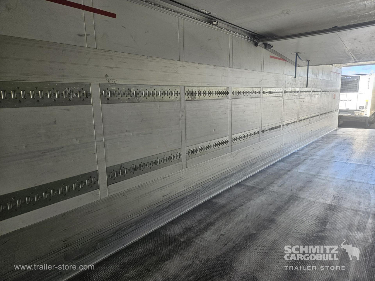 SCHMITZ Reefer Multitemp - Semi-reboque isotérmico: foto 3 SCHMITZ Reefer Multitemp - Semi-reboque isotérmico: foto 3